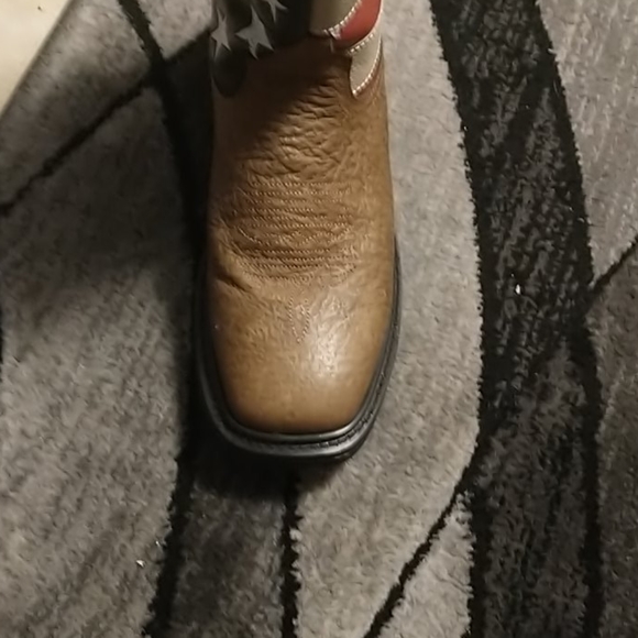 Boots - Picture 5 of 5